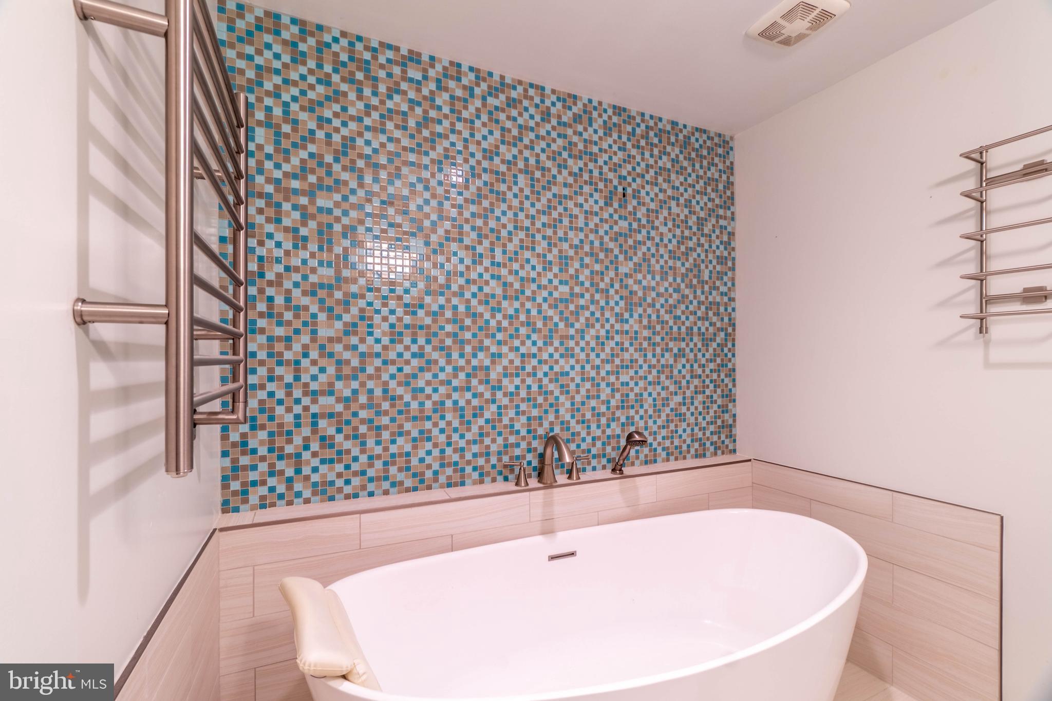 CLIFTON TOWNES - Residential Lease