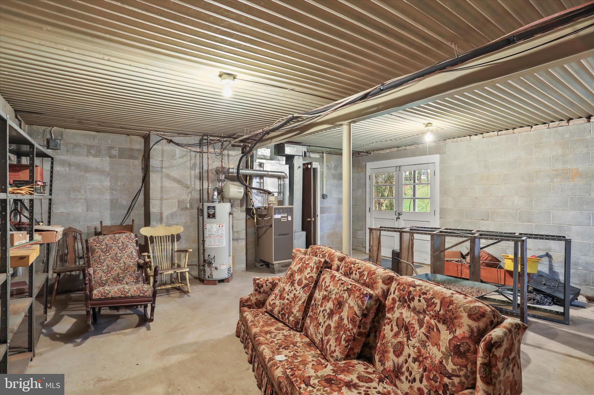 COLONIAL HEIGHTS - Residential