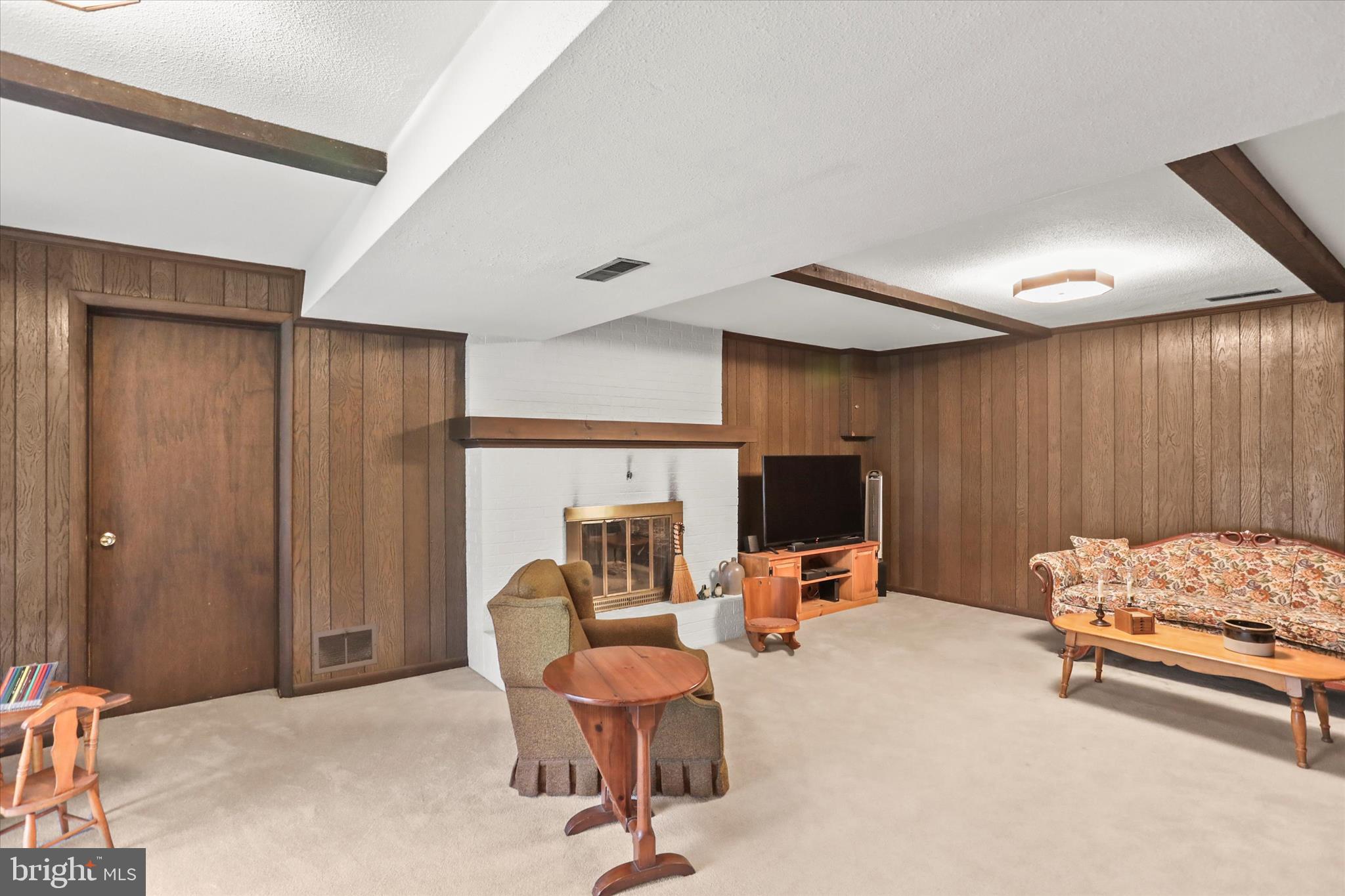 COLONIAL HEIGHTS - Residential