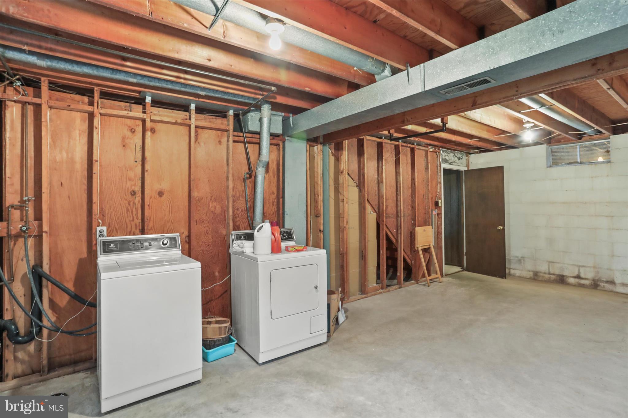 COLONIAL HEIGHTS - Residential