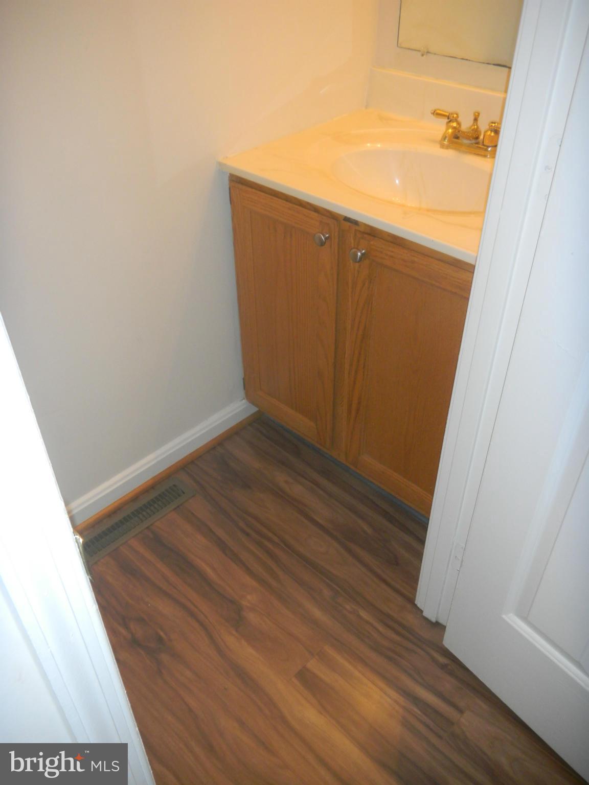 LAKEWOOD EST SUB - Residential Lease