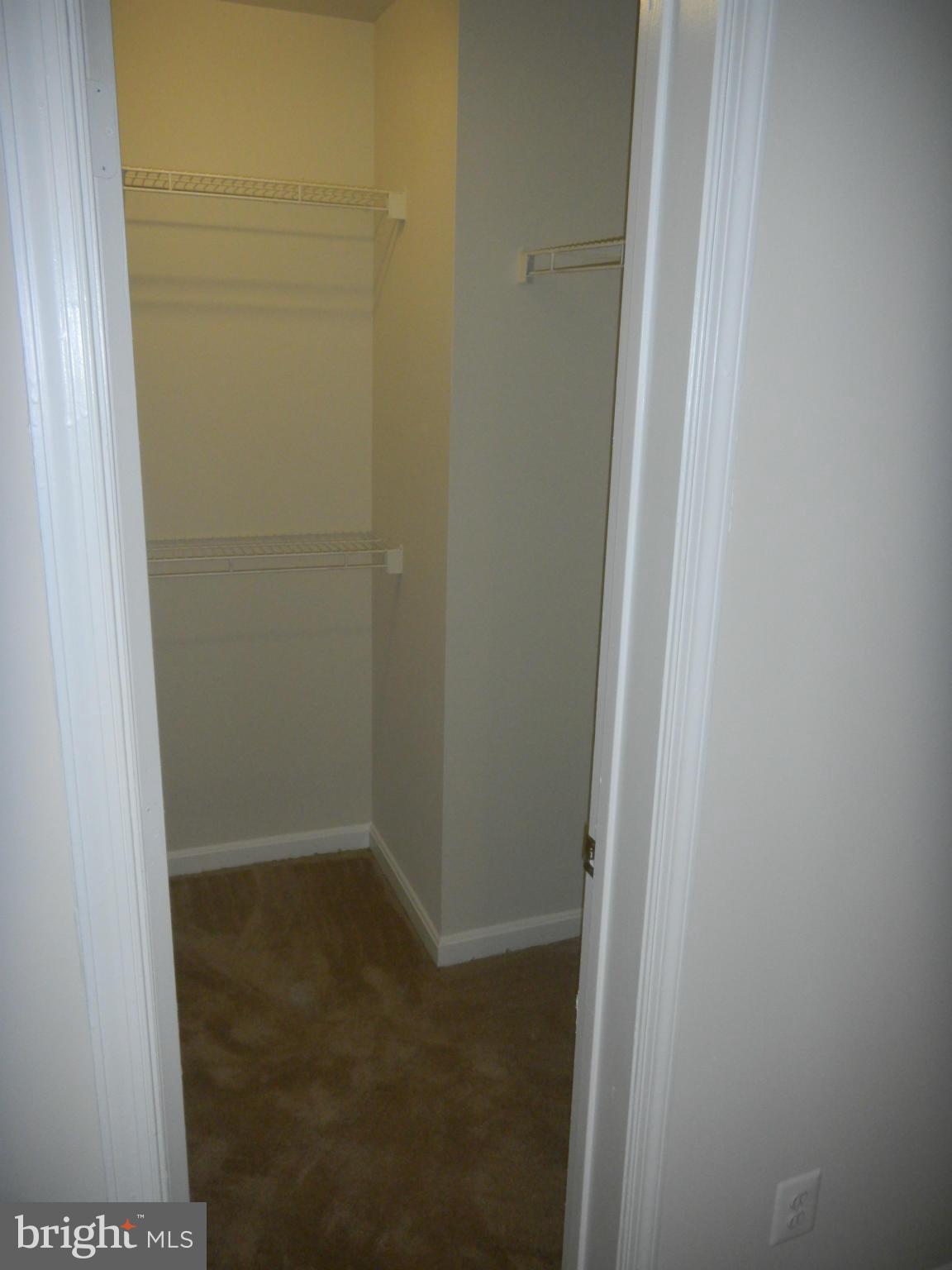 LAKEWOOD EST SUB - Residential Lease