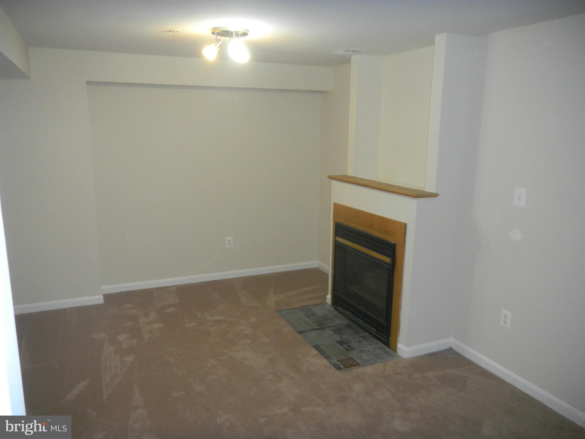 LAKEWOOD EST SUB - Residential Lease