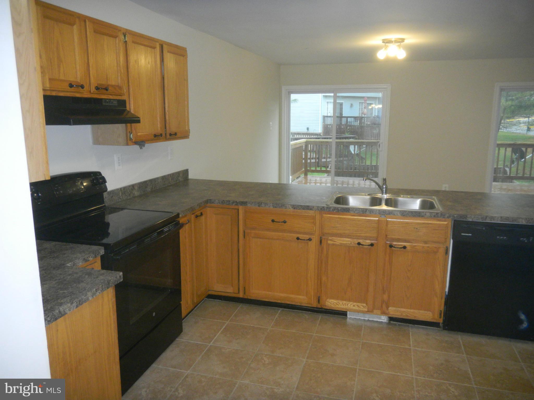 LAKEWOOD EST SUB - Residential Lease