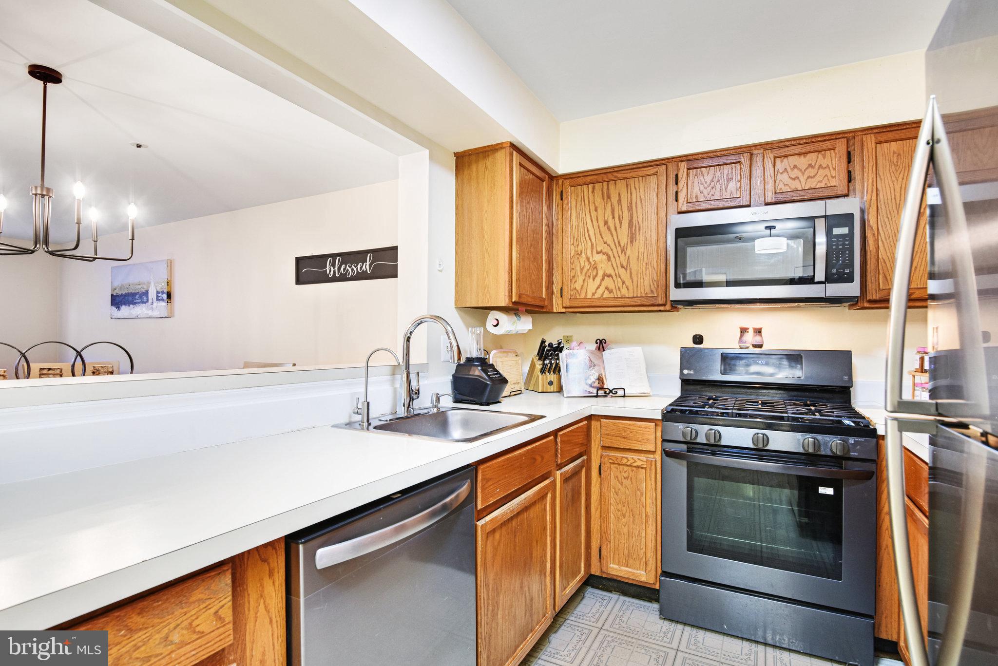 JACKSONS RIDGE CONDOS - Residential