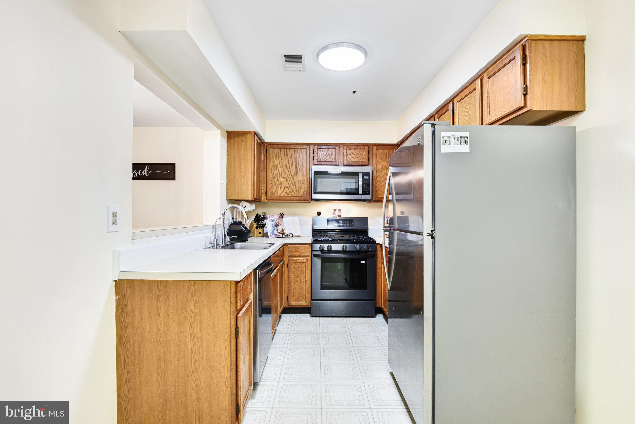 JACKSONS RIDGE CONDOS - Residential