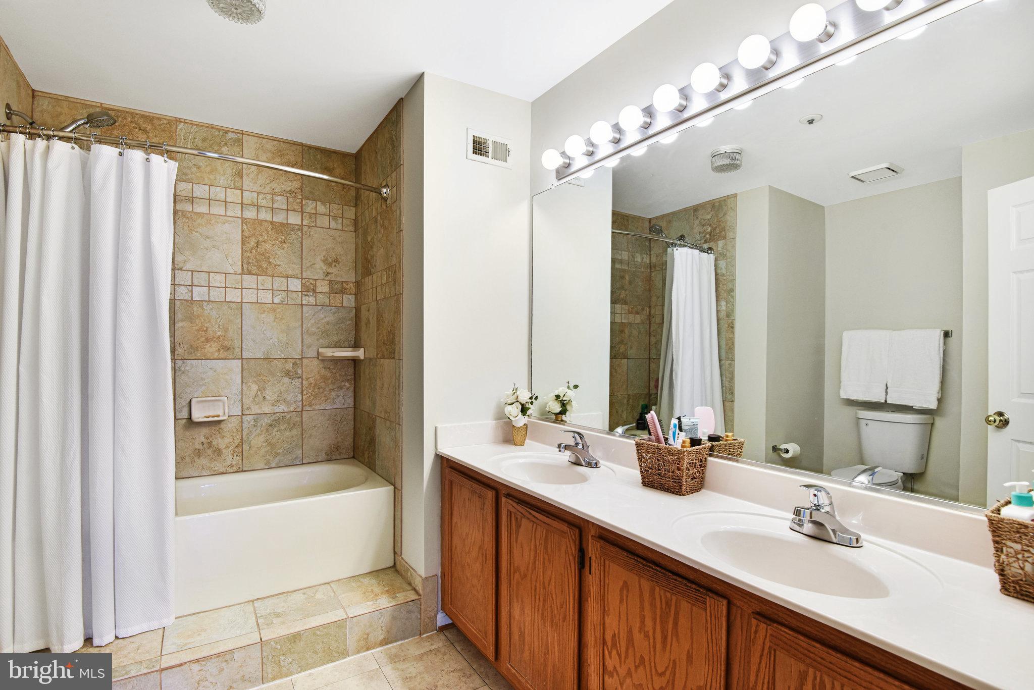 JACKSONS RIDGE CONDOS - Residential