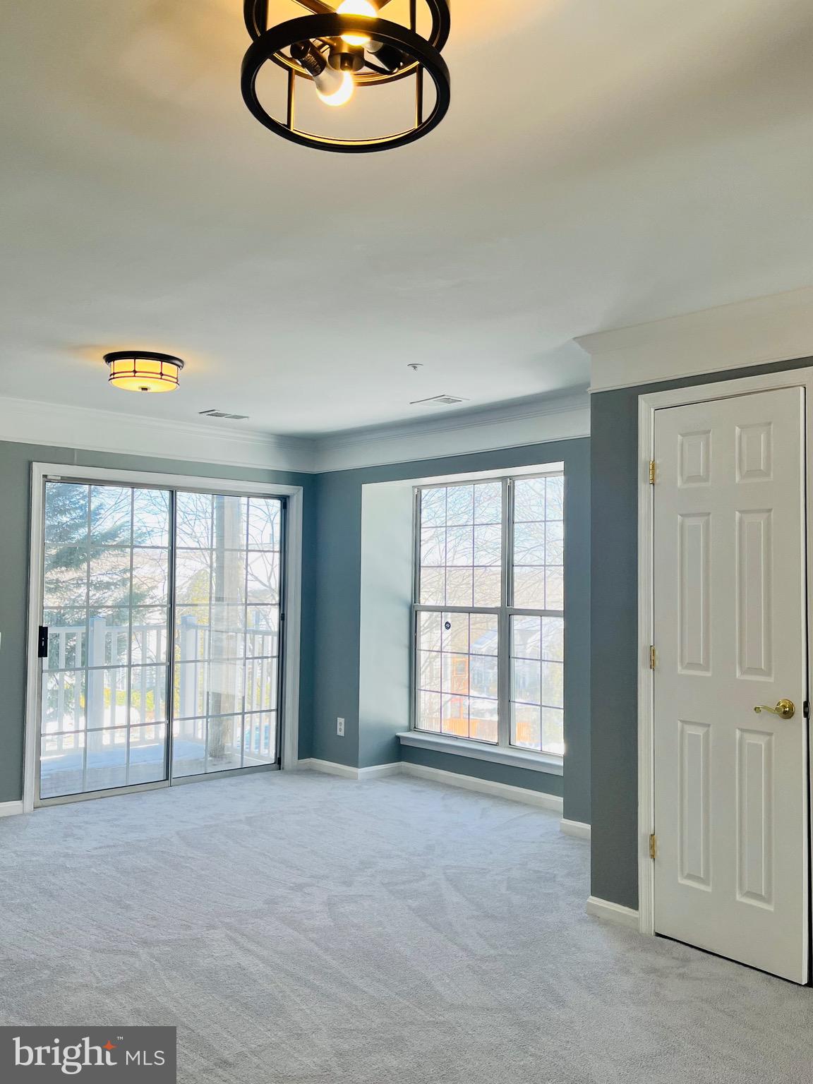 LAKE RIDGE POINTE - Residential