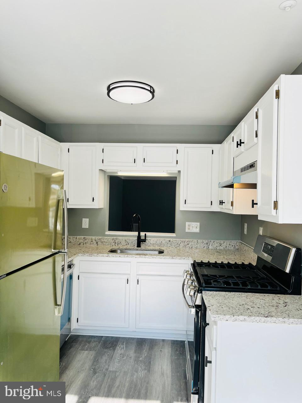 LAKE RIDGE POINTE - Residential