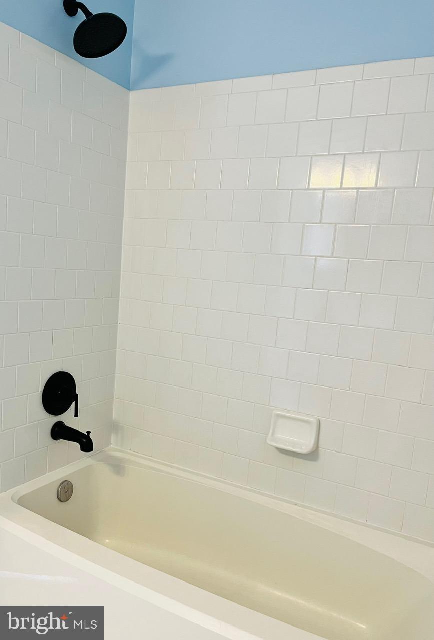 LAKE RIDGE POINTE - Residential