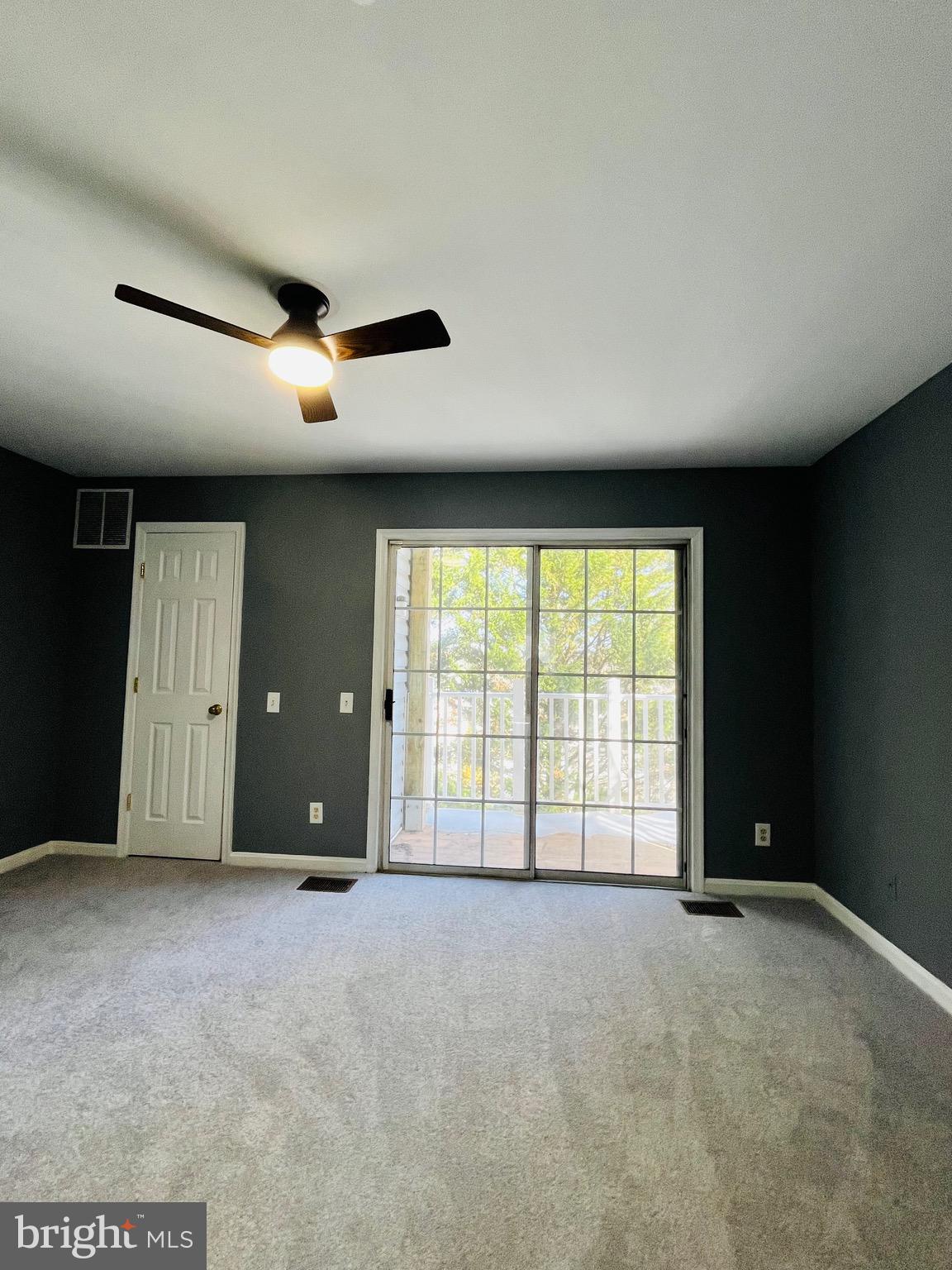 LAKE RIDGE POINTE - Residential