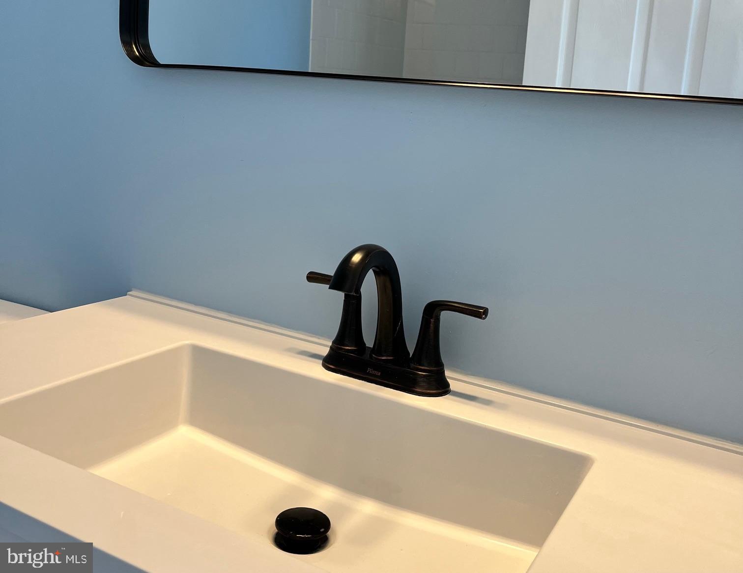 LAKE RIDGE POINTE - Residential