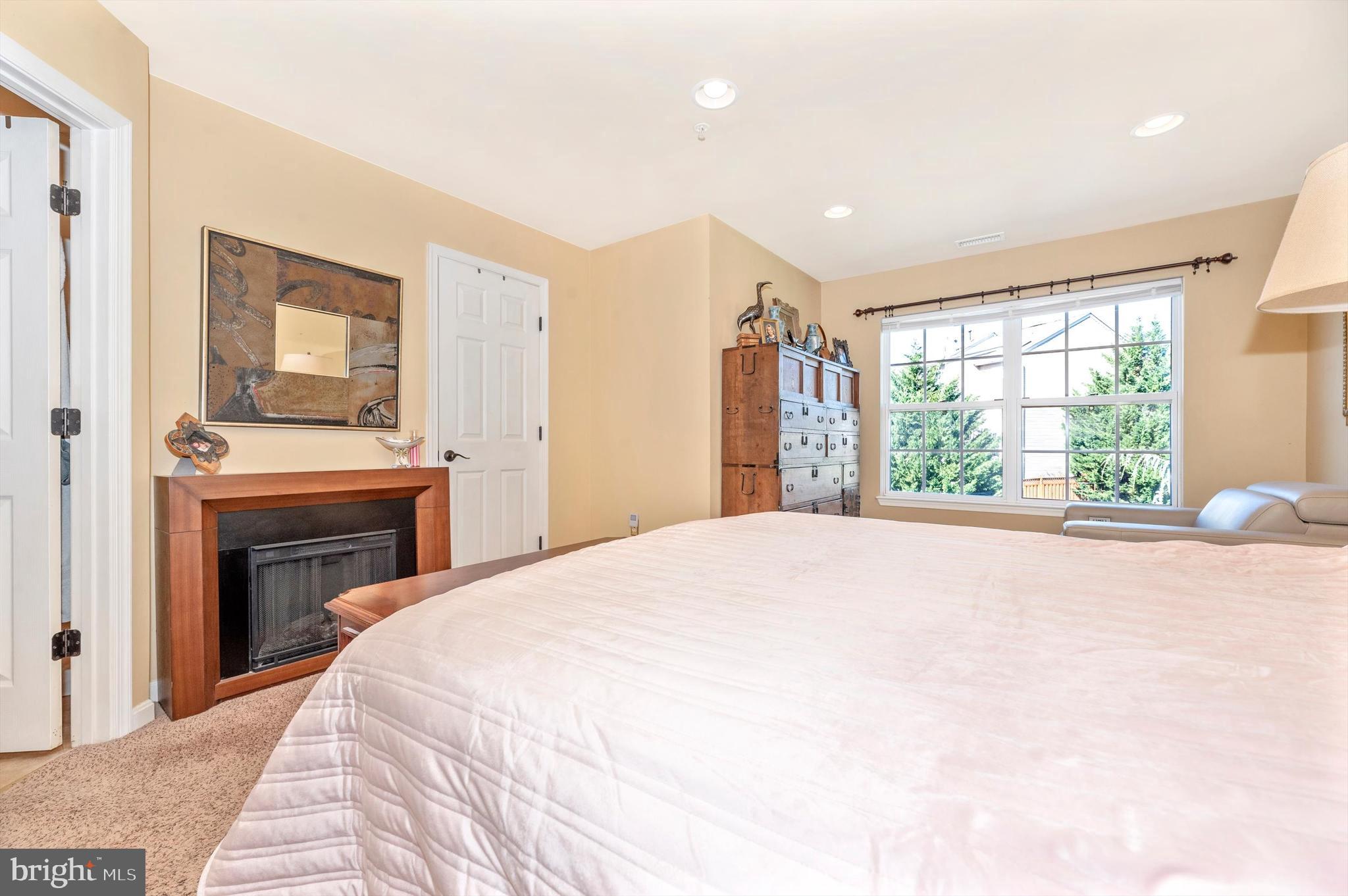 WHITTIER POND - Residential