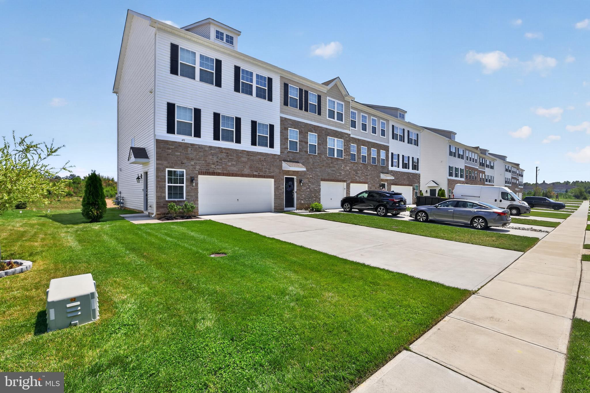 491 N N PALACE DRIVE