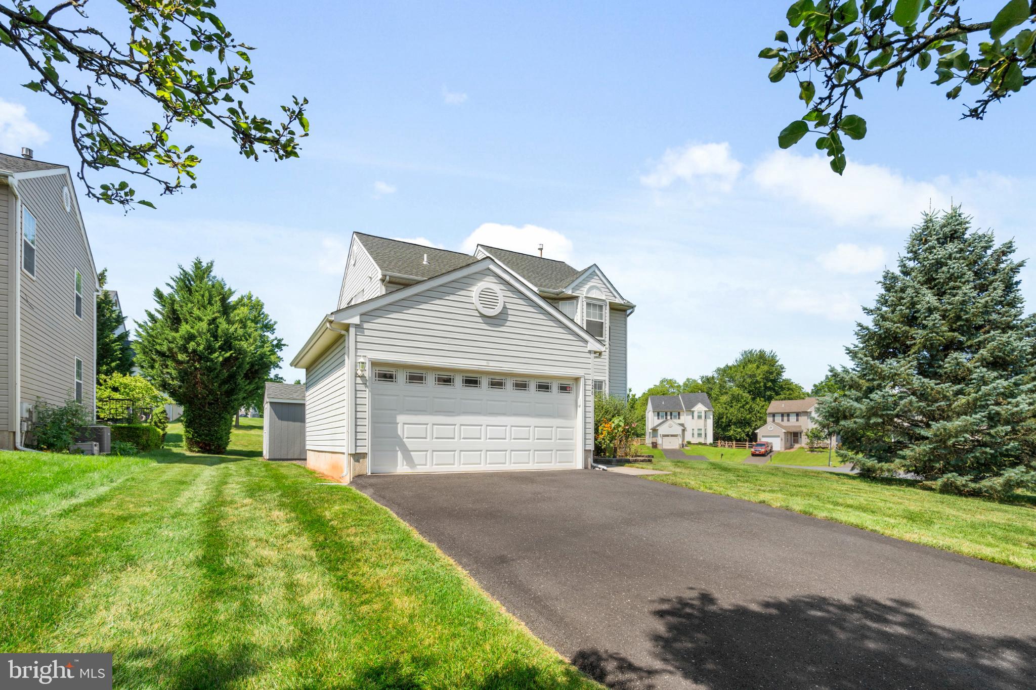726 QUEEN ROAD
