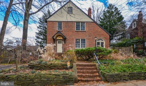 Photo of 7205 46th Street, CHEVY CHASE, MD 20815 (MLS # MDMC2197590)