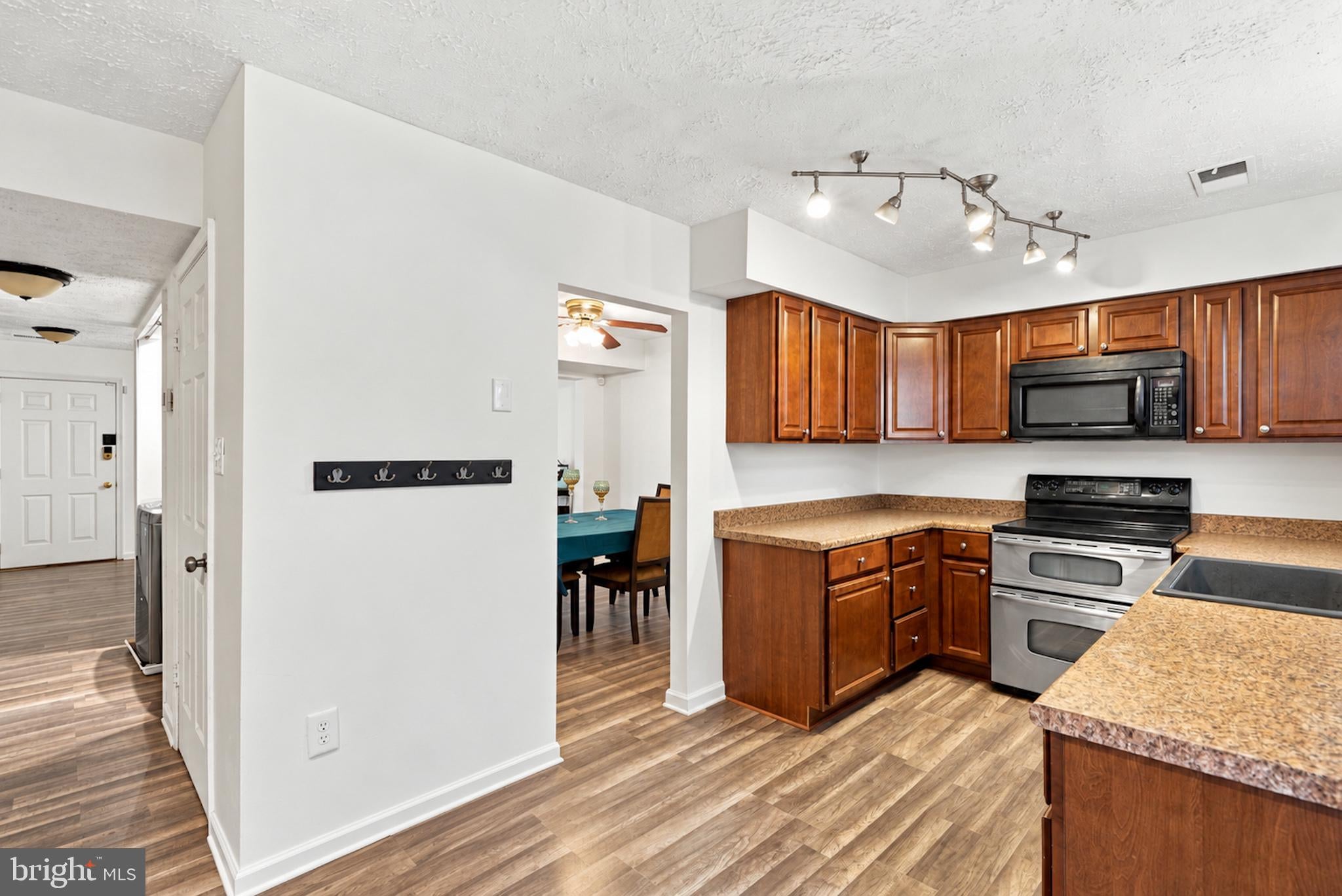 6213 DEERWOOD COURT