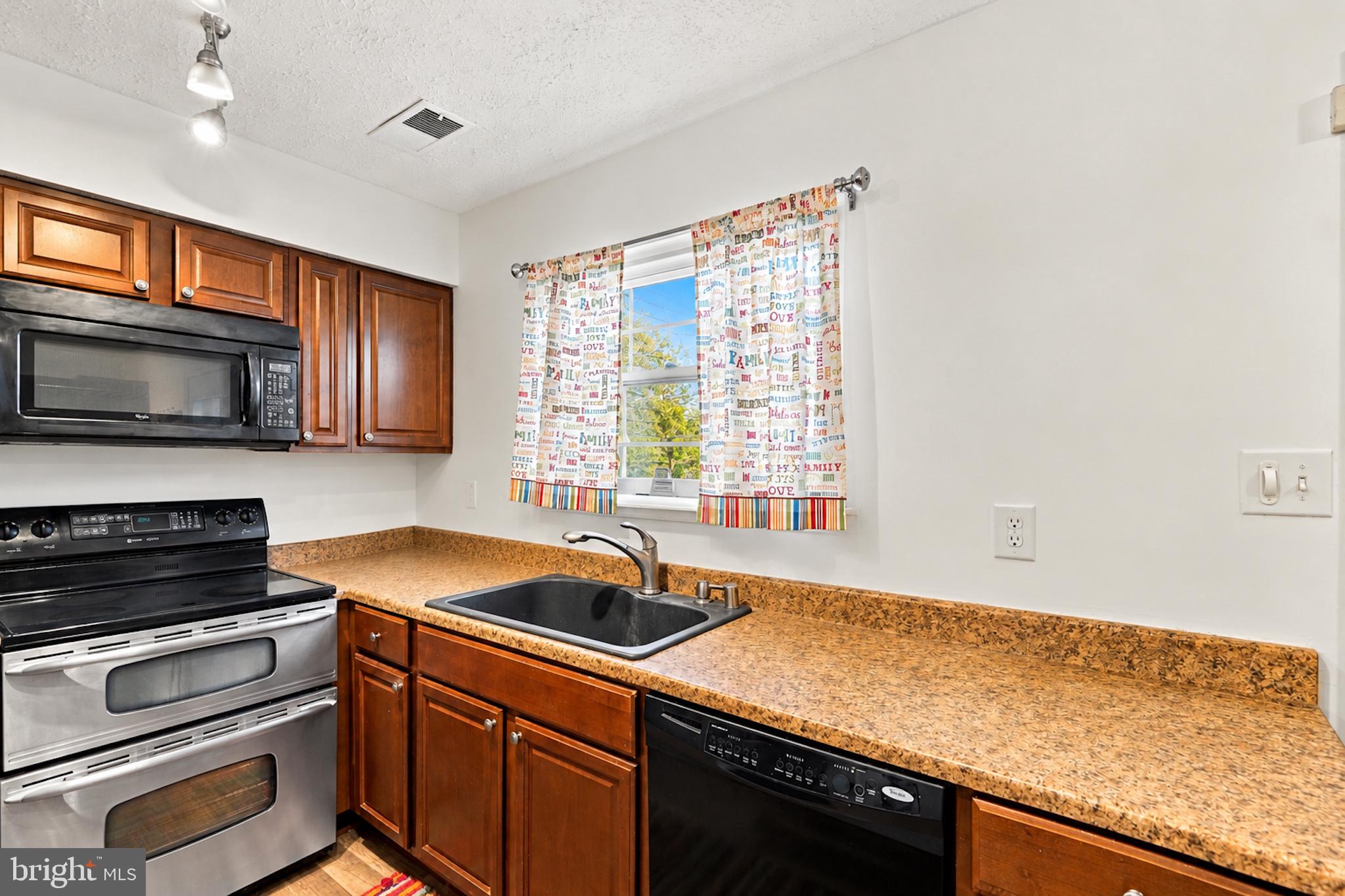6213 DEERWOOD COURT