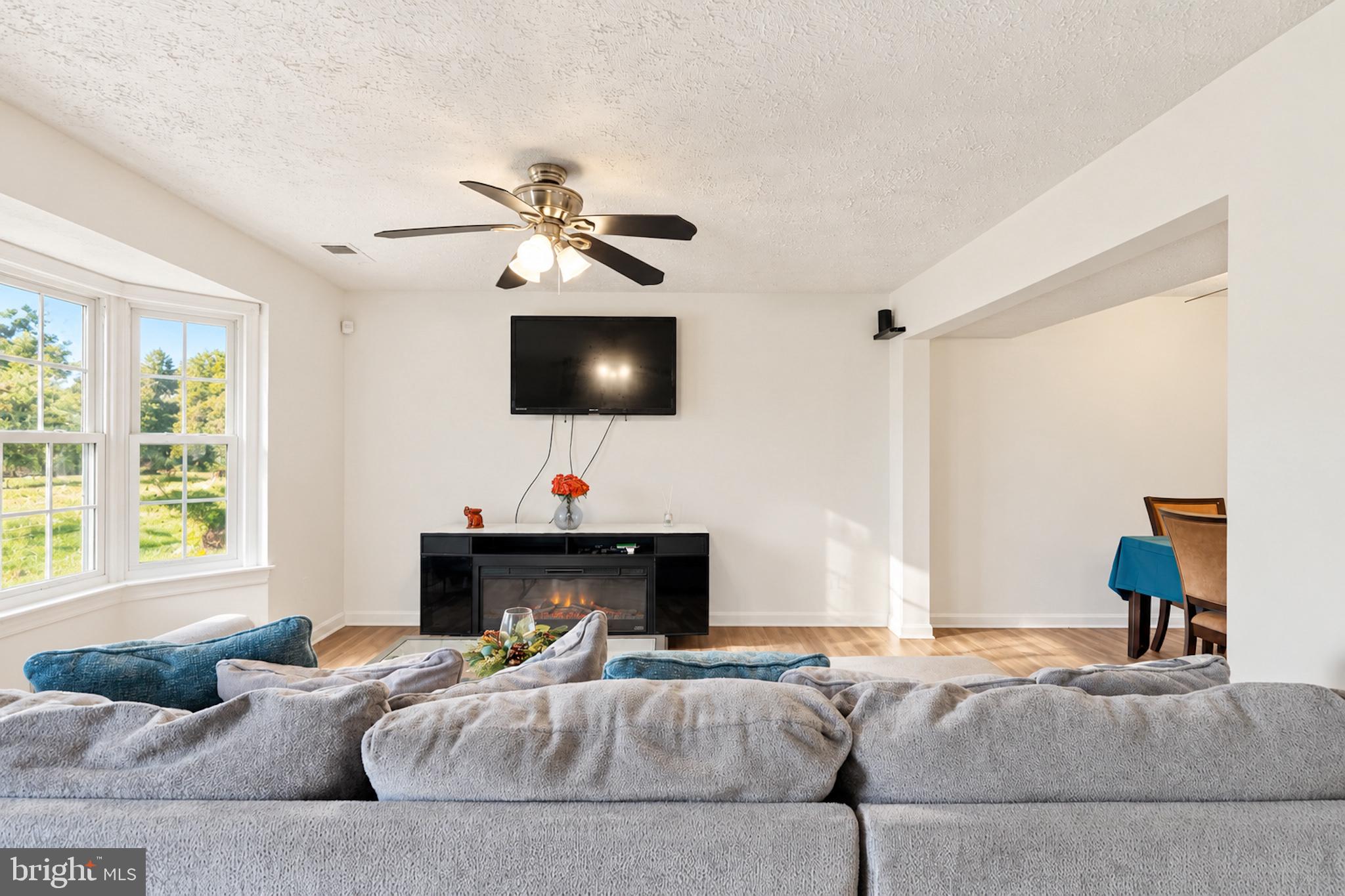 6213 DEERWOOD COURT