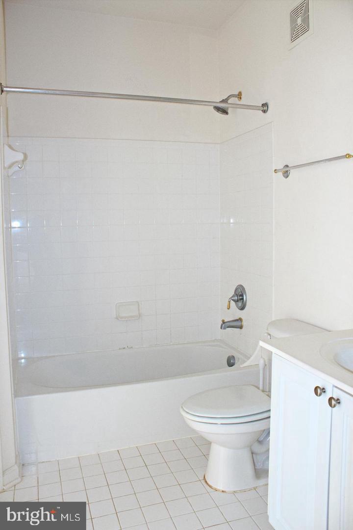 WESTCHESTER PARK II - Residential Lease