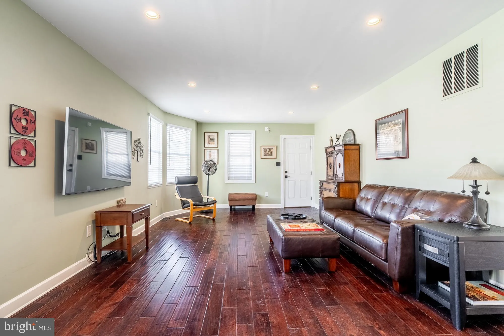 Cherry Hill, New Jersey 08002, United States, 3 Bedrooms Bedrooms, ,2 BathroomsBathrooms,Residential,Active,97251