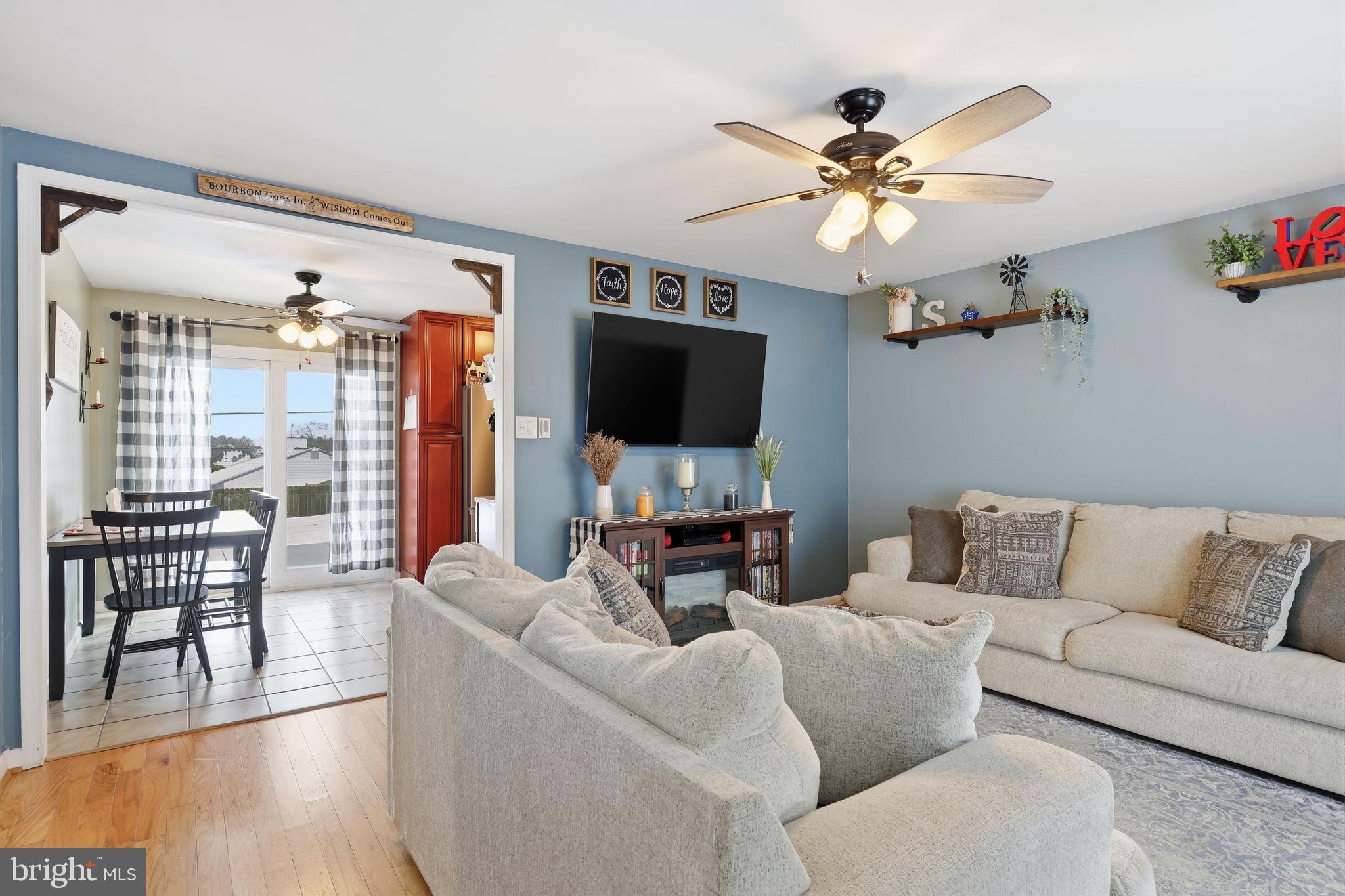 OXFORD VALLEY - Residential