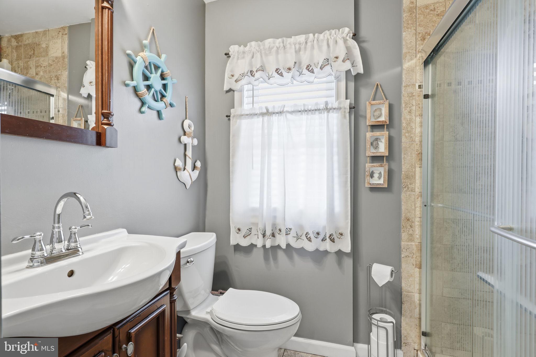 OXFORD VALLEY - Residential