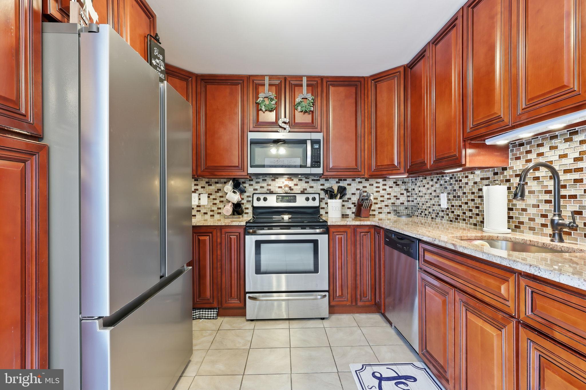 OXFORD VALLEY - Residential