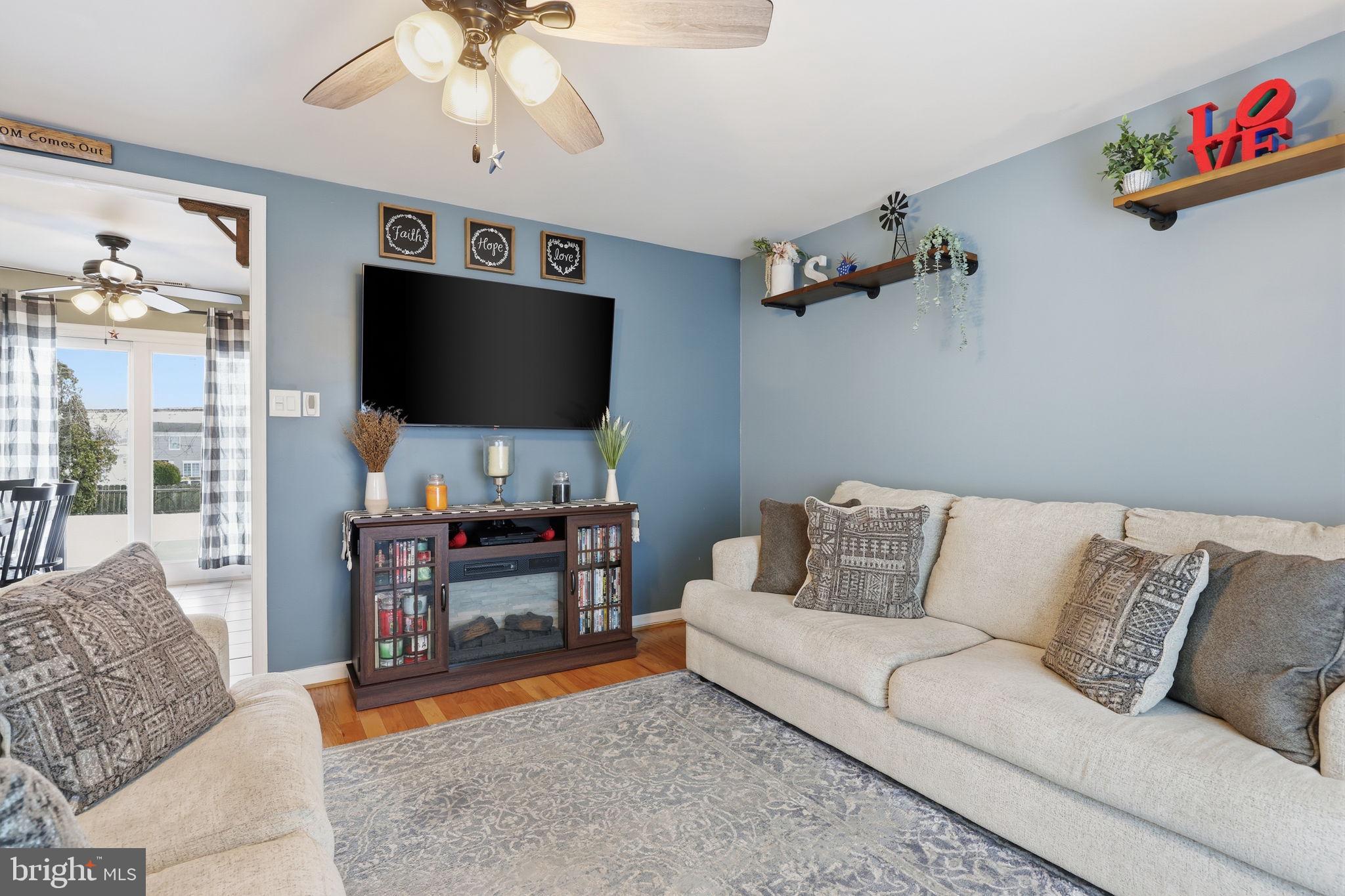 OXFORD VALLEY - Residential