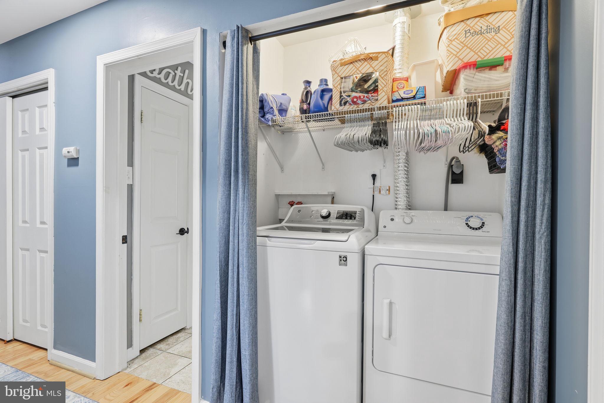 OXFORD VALLEY - Residential