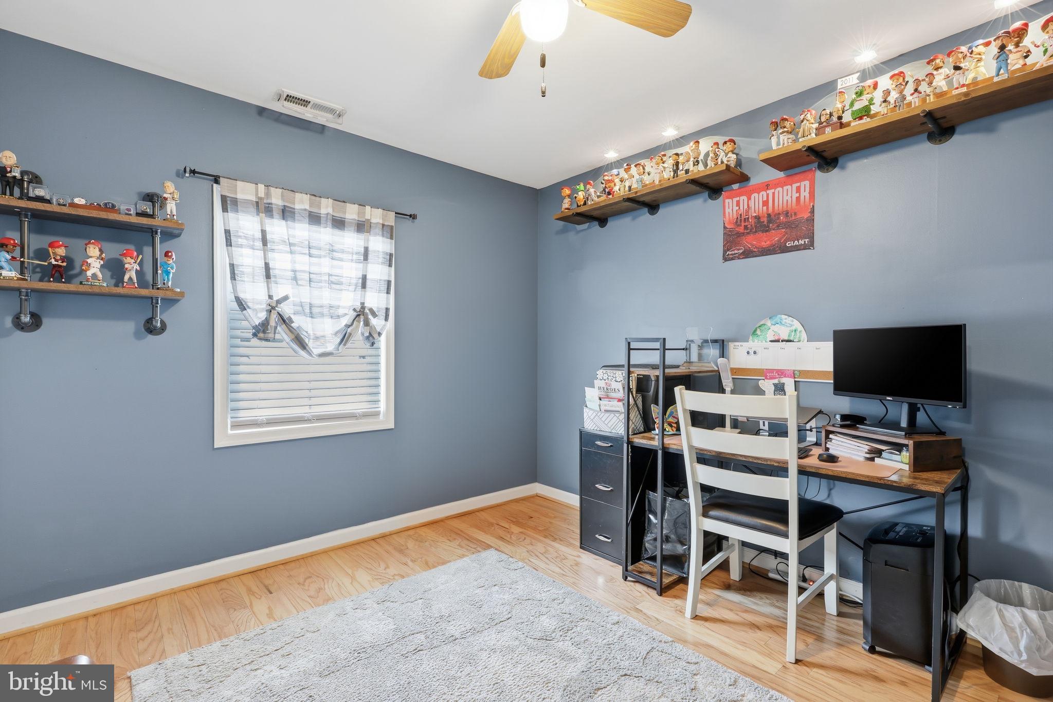 OXFORD VALLEY - Residential