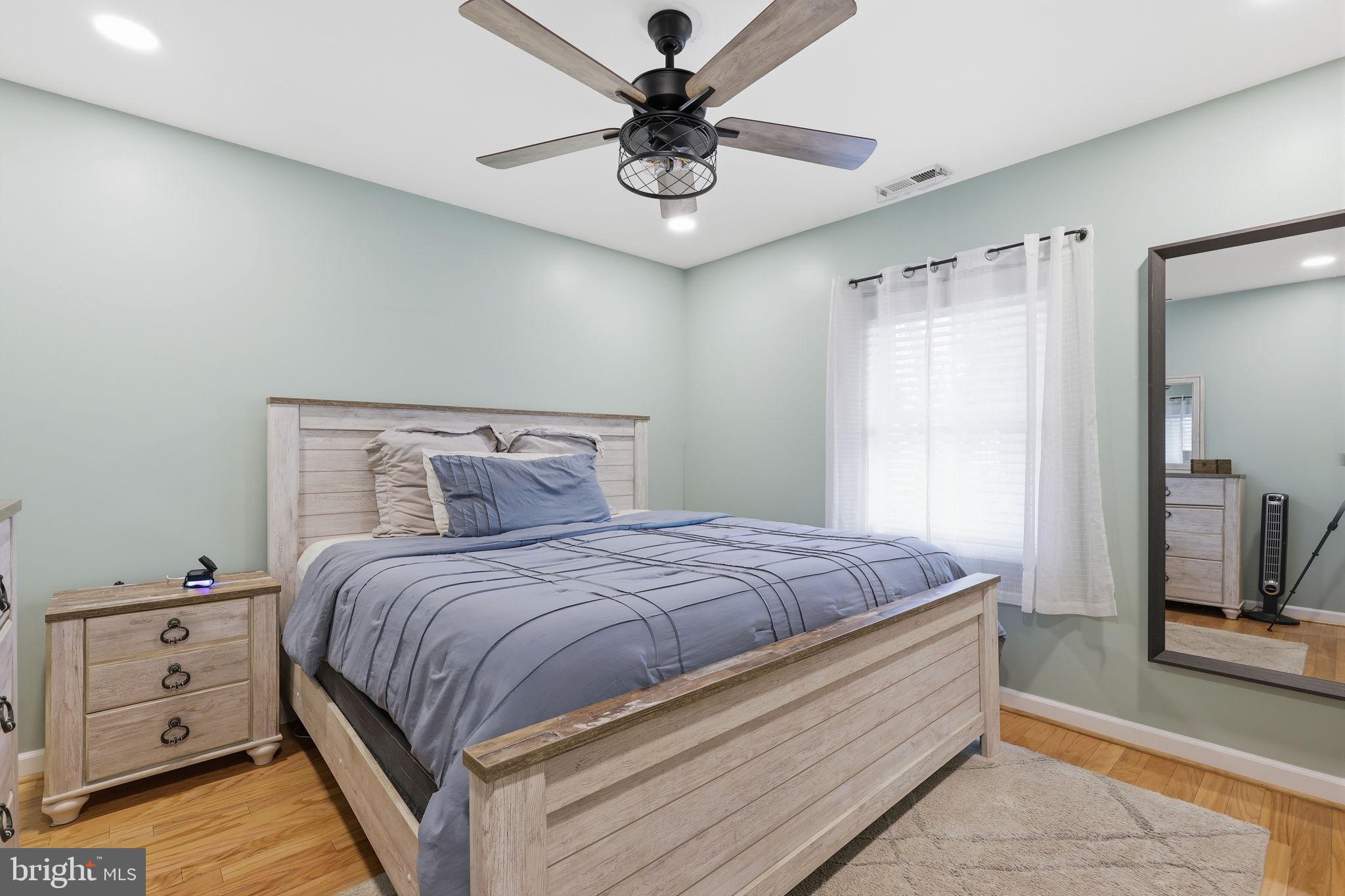 OXFORD VALLEY - Residential