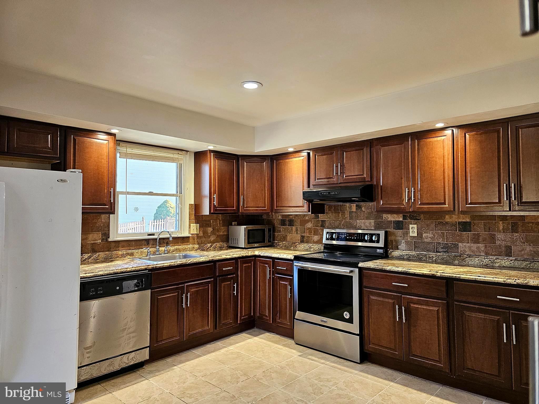 1103 STONEHAM CIRCLE