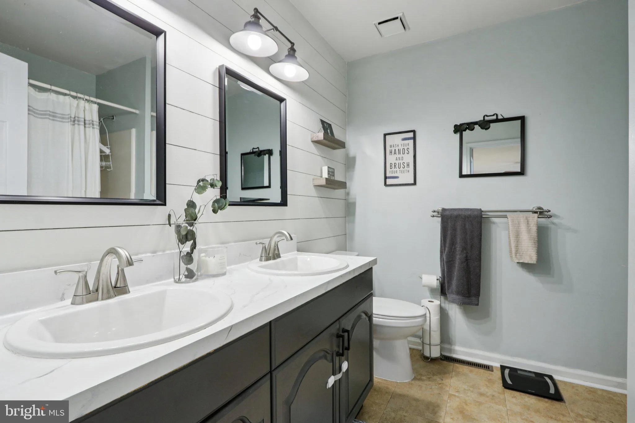 North Wales, Pennsylvania 19454, United States, 3 Bedrooms Bedrooms, ,3 BathroomsBathrooms,Residential,Active,228402