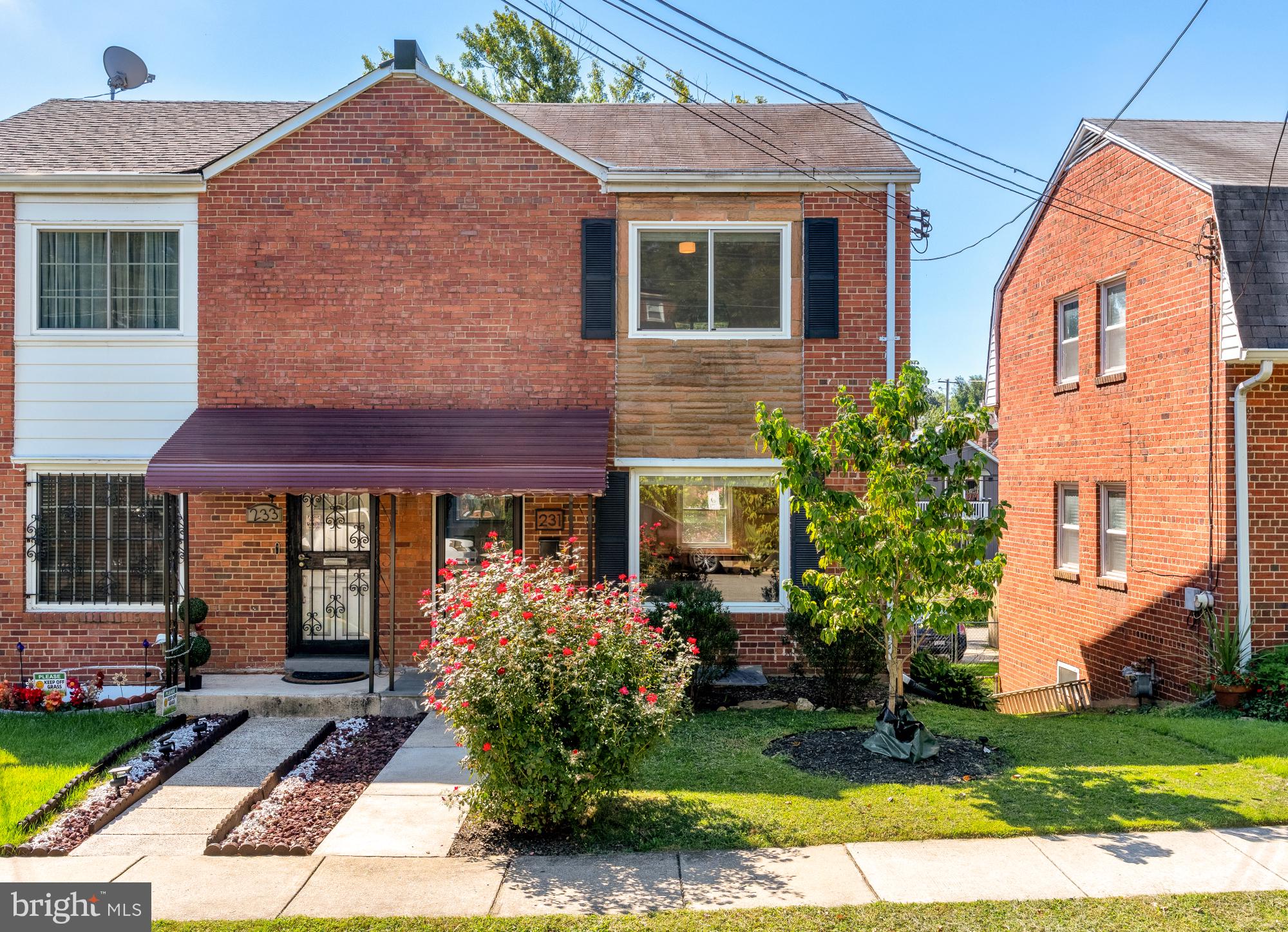 231 NICHOLSON STREET NE
