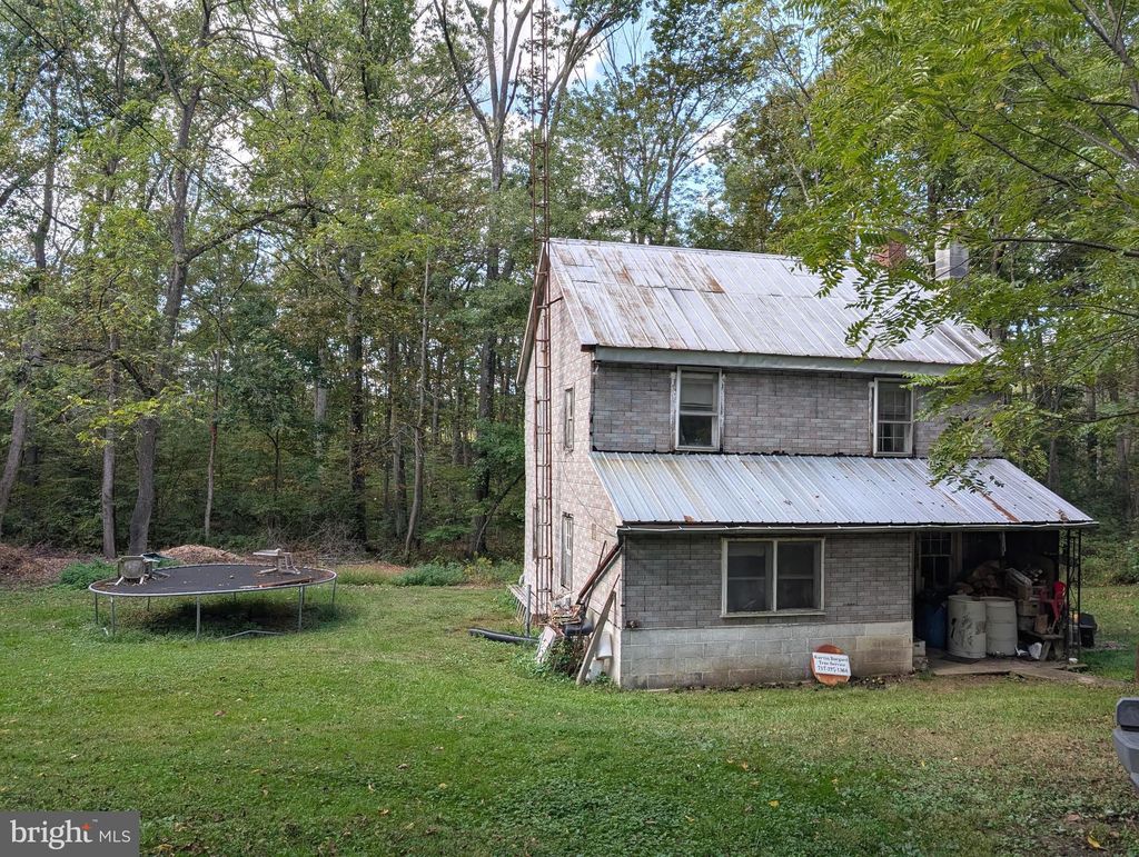 Photo of 340 S Lake Road, SPRING GROVE, PA 17362 (MLS # PAYK2091156)