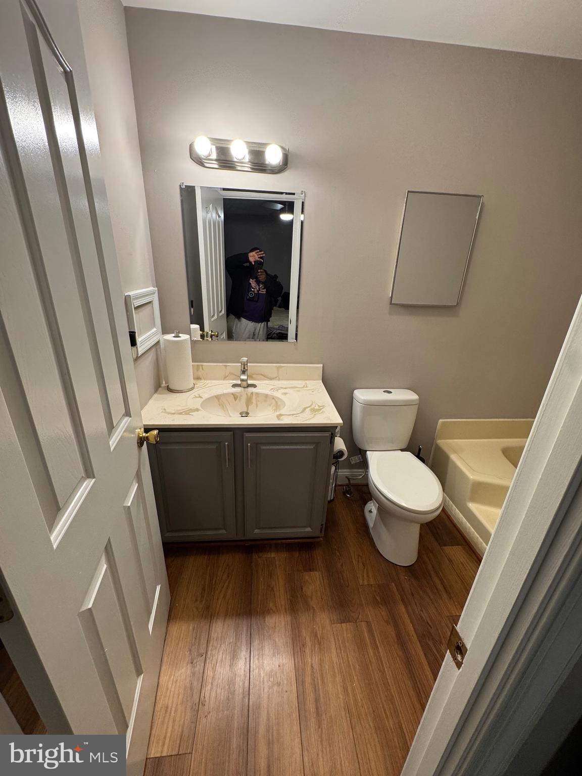 LAKEWOOD ESTATES - Residential