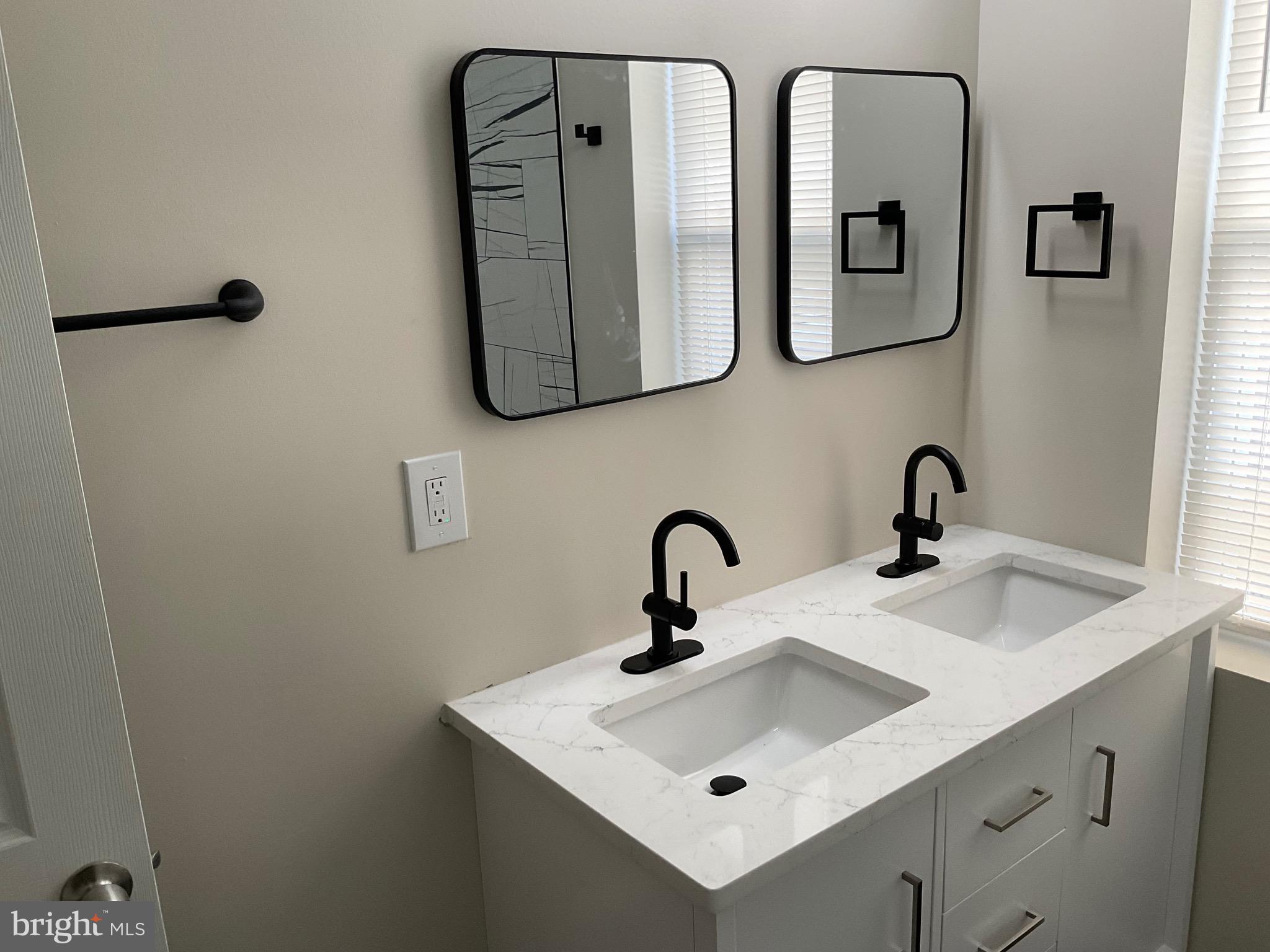 MANTUA - Residential