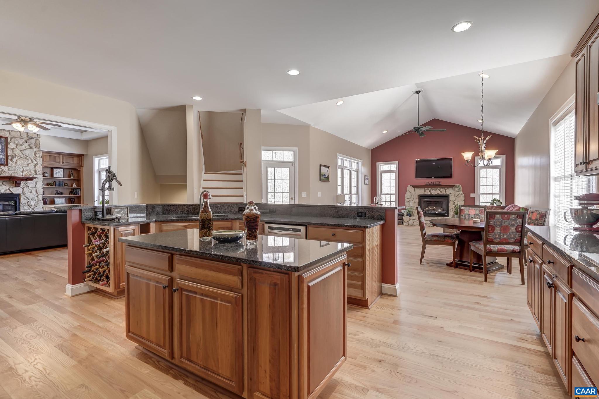 LAMBERT POINT - Residential