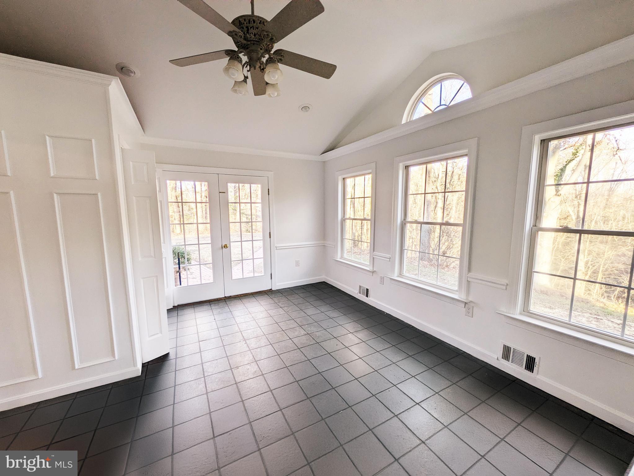 KNOLLAND - Residential