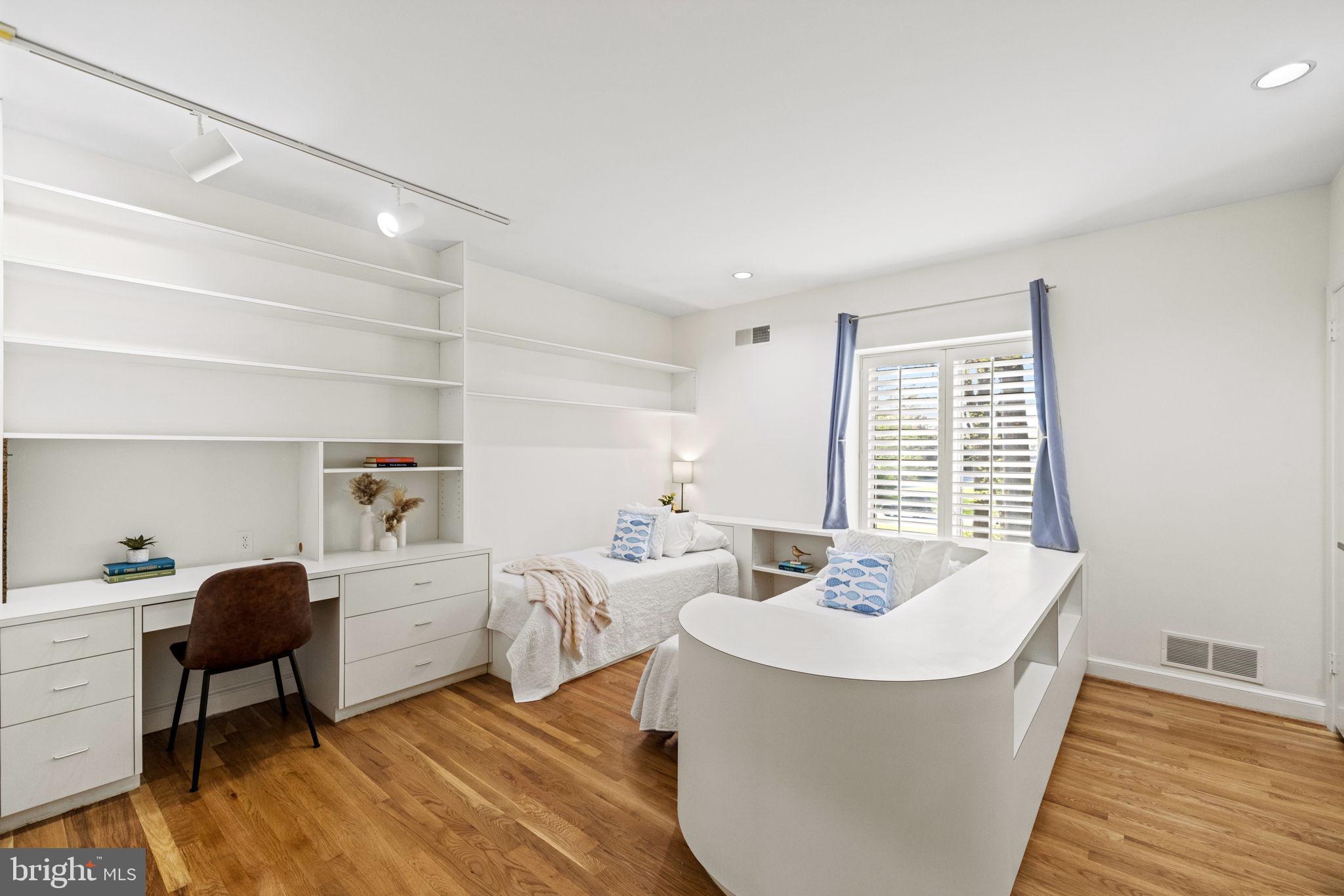 POTOMAC STATION - Residential