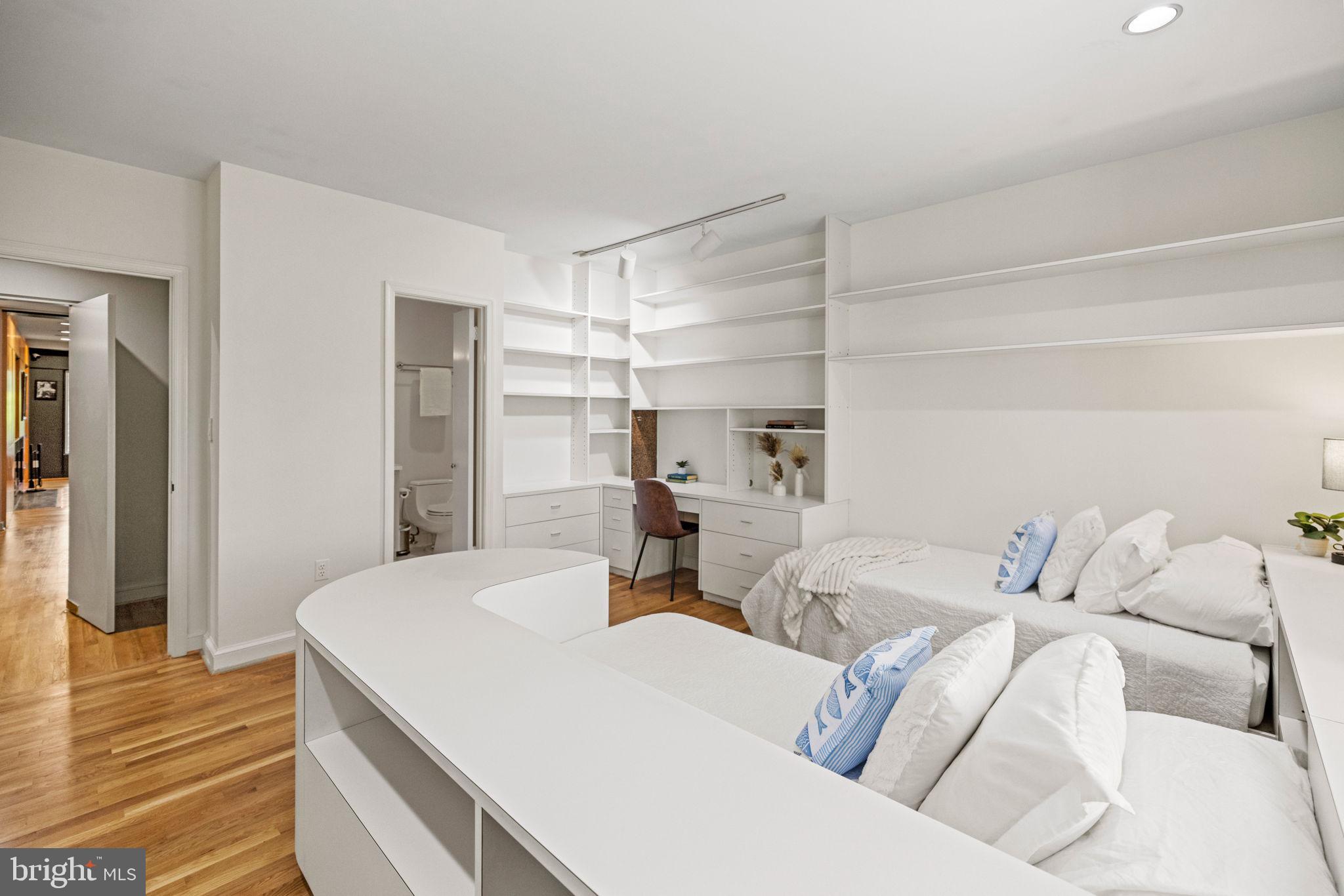 POTOMAC STATION - Residential