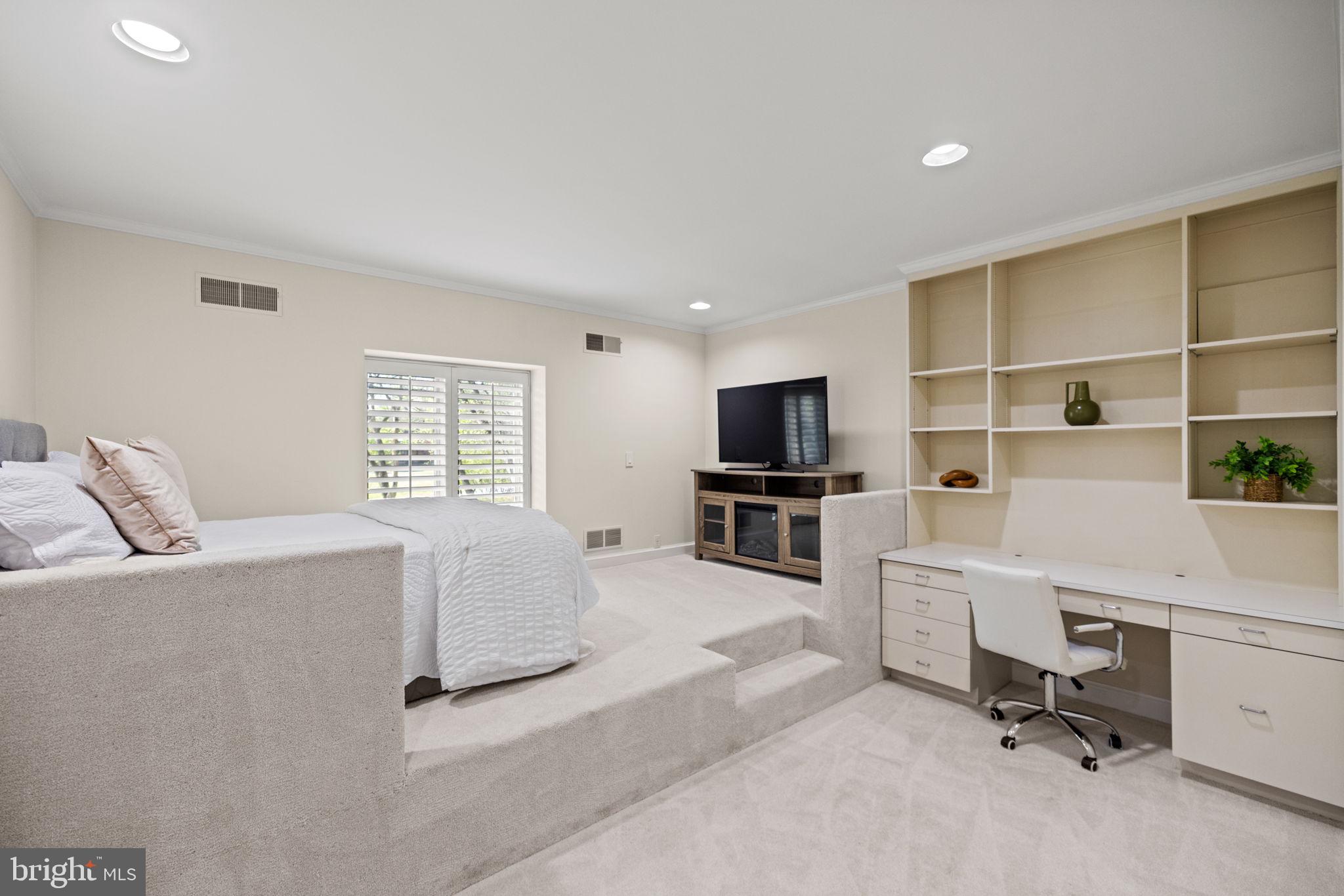 POTOMAC STATION - Residential