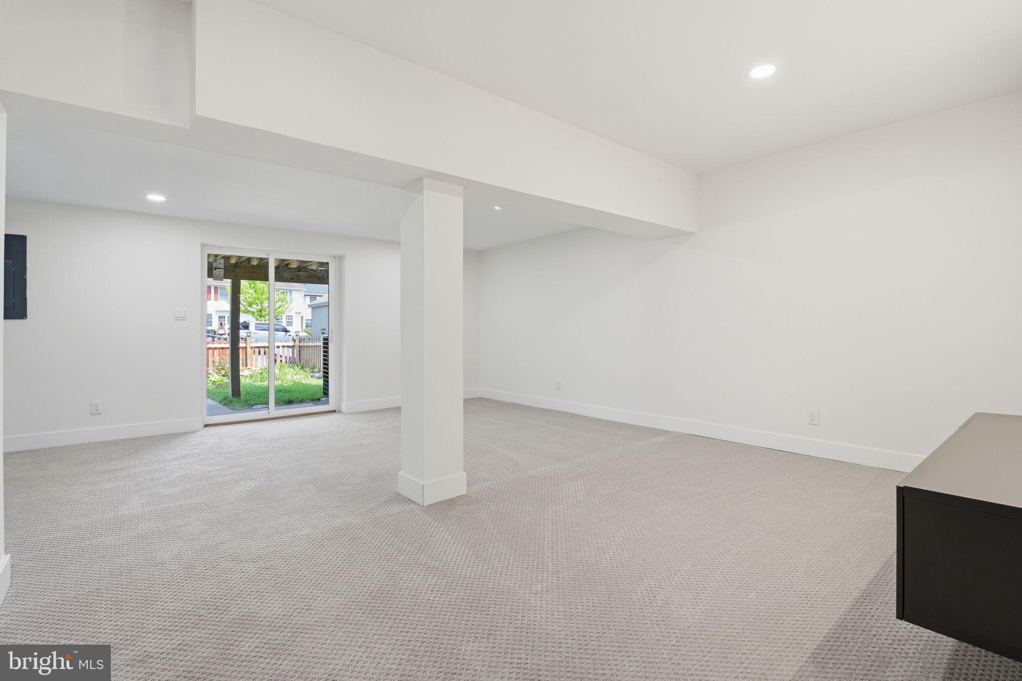 HAMPSTEAD VALLEY - Residential