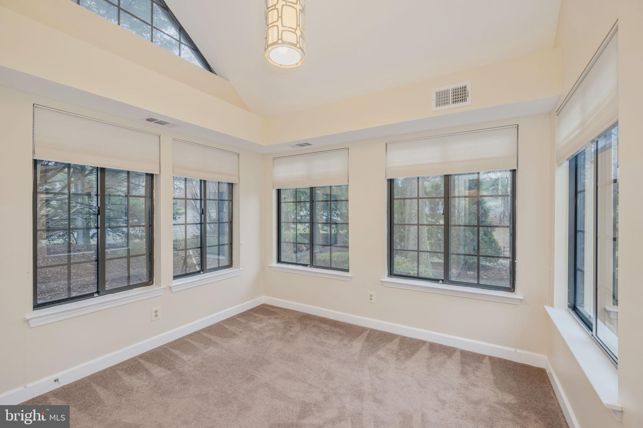 MANCHESTER LAKES - Residential