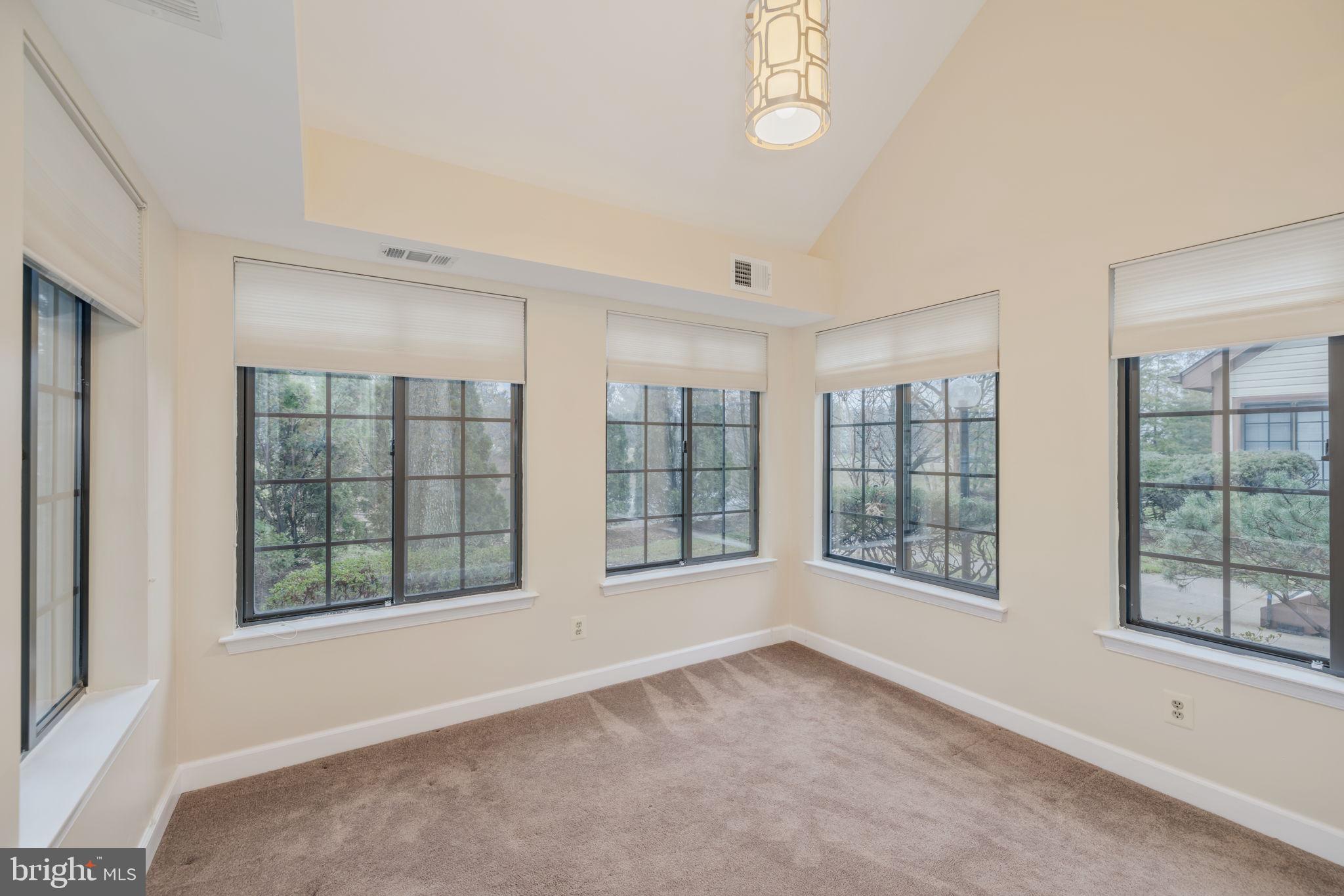 MANCHESTER LAKES - Residential