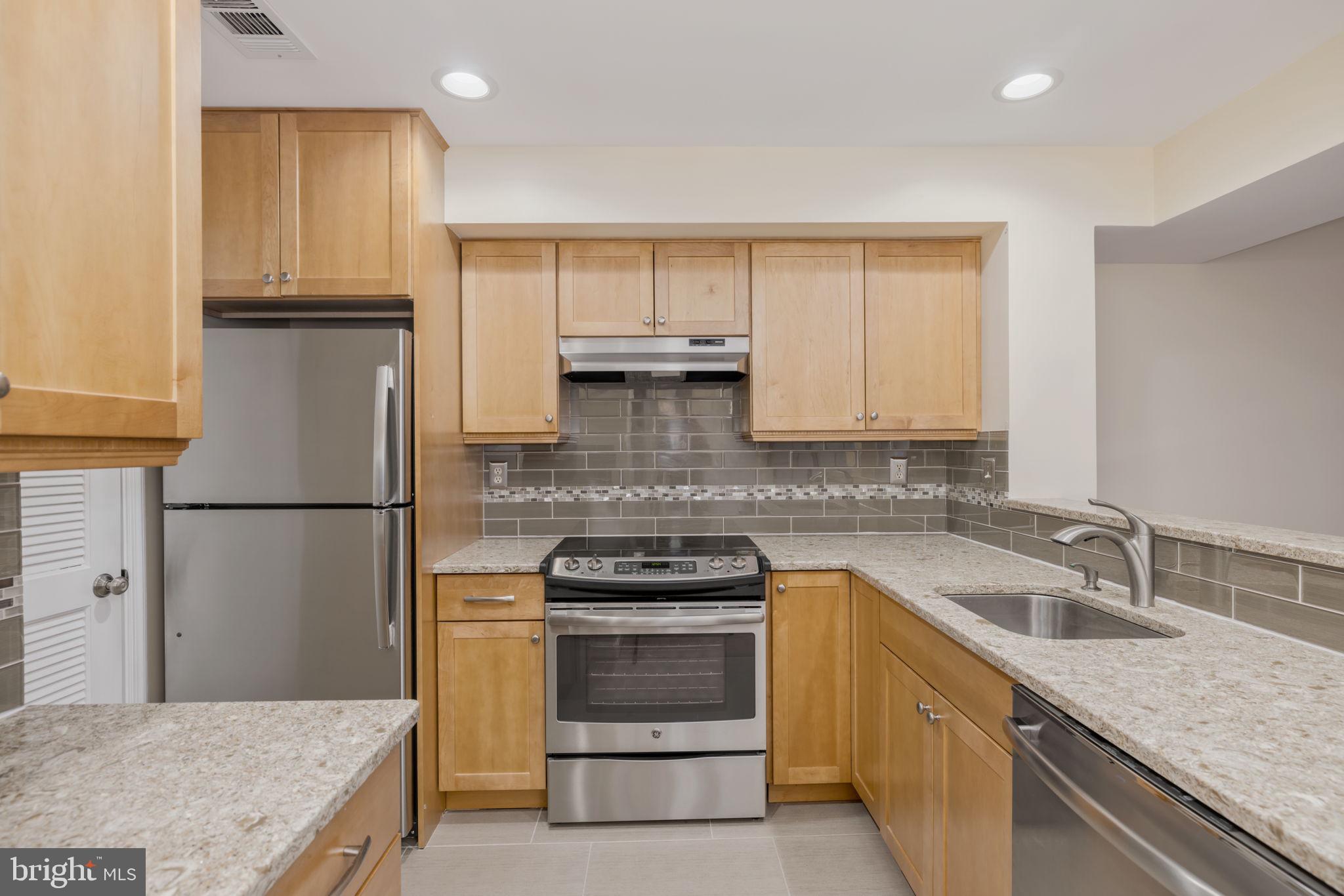 MANCHESTER LAKES - Residential