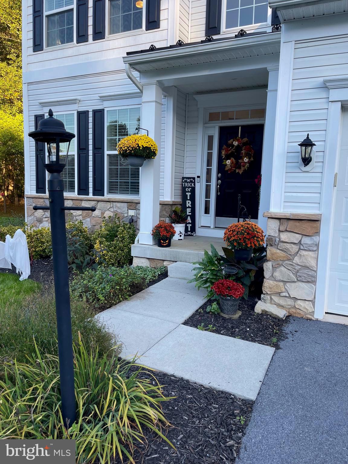 ARCHERS ROCK - Residential