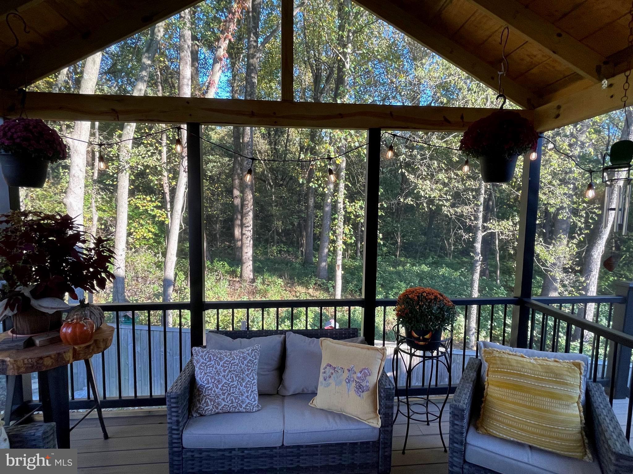 ARCHERS ROCK - Residential