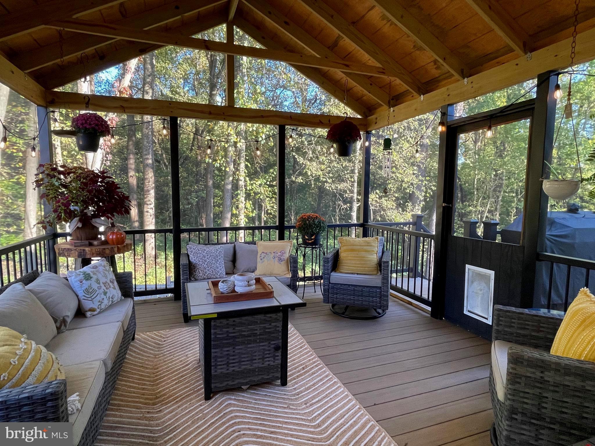 ARCHERS ROCK - Residential